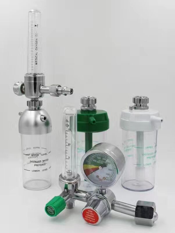 Medical sue oxygen regulator with humidification bottle