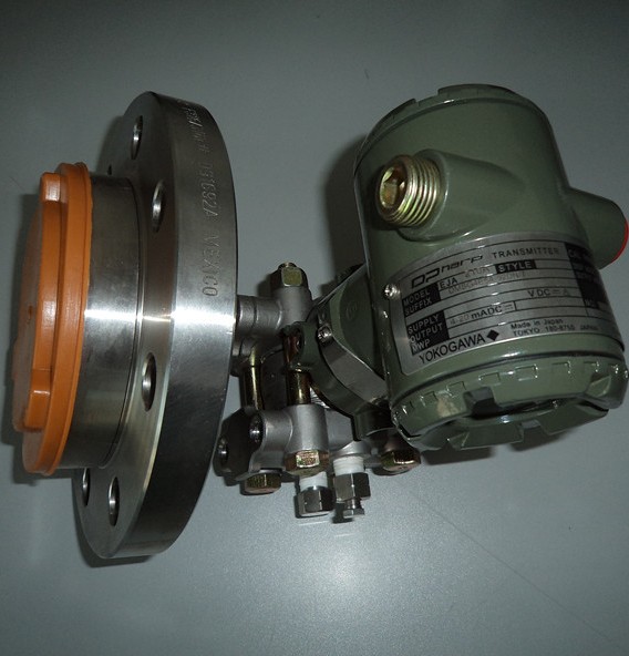 Yokogawa EJA120A pressure transmitter with flange