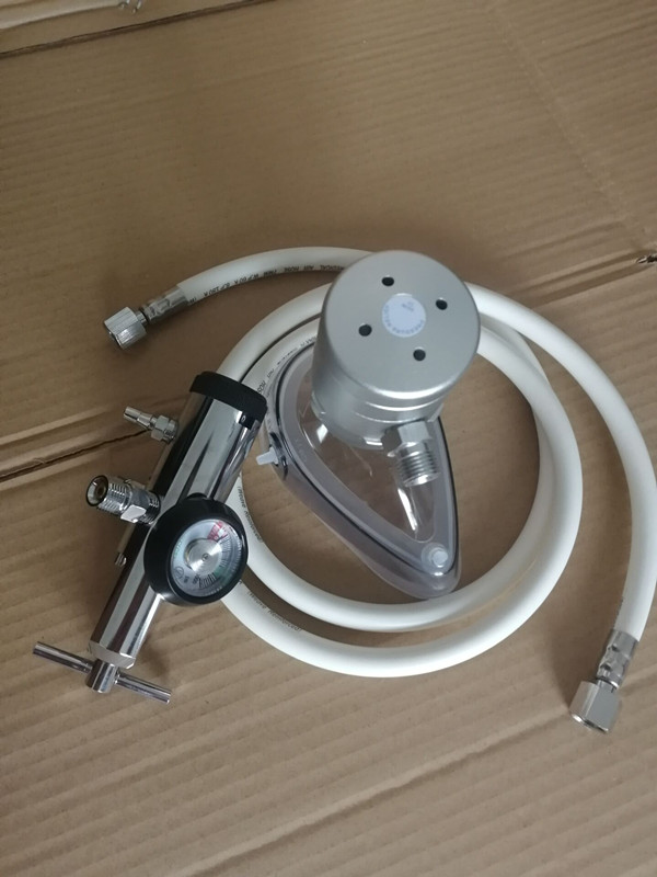Medical Demand valve set in pressure regulator with silicone mask and hose
