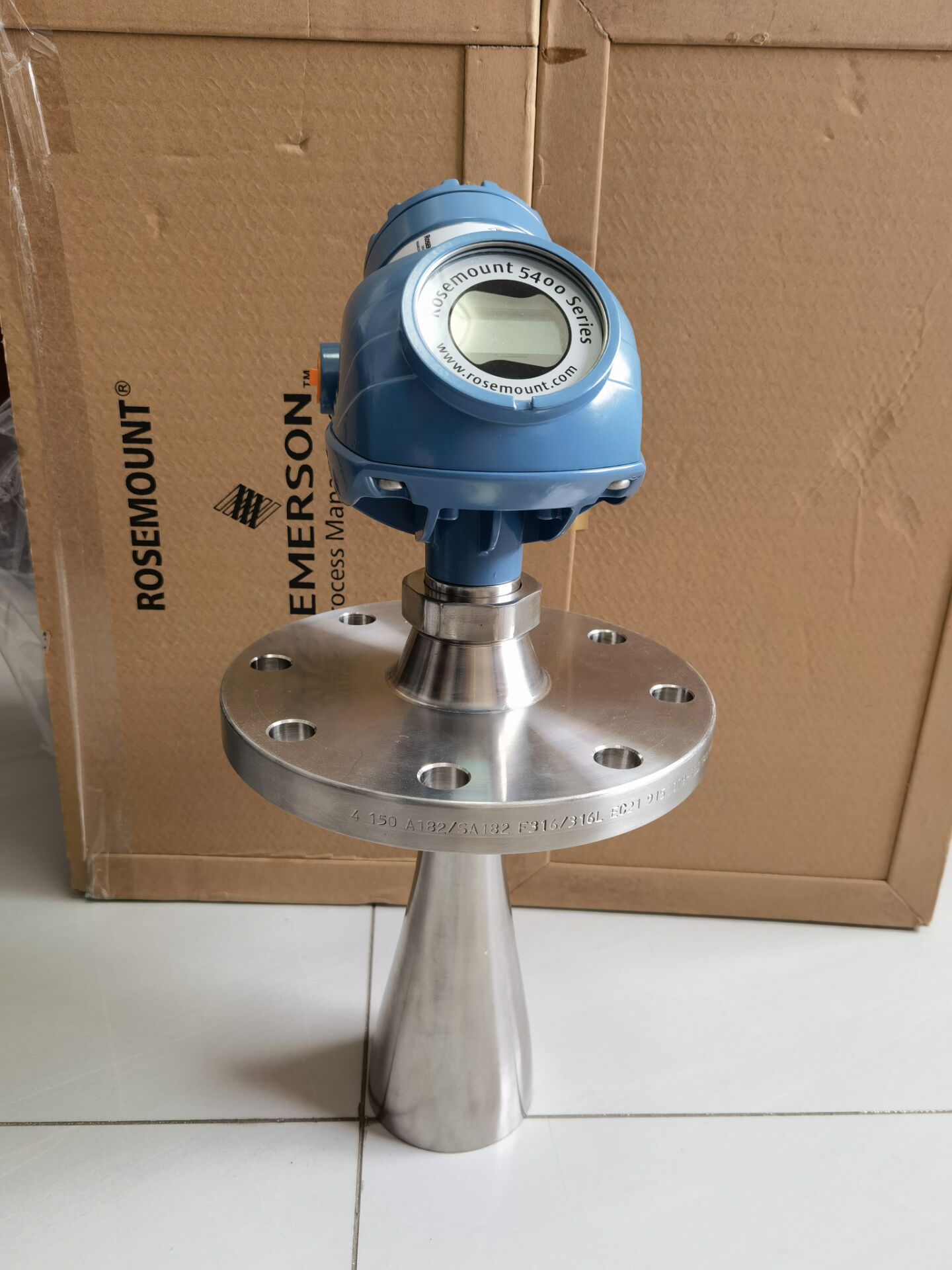 Rosemount 5400 series radar level gauge transmitter